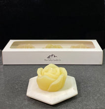 Load image into Gallery viewer, Rose Candle Set - Vanilla
