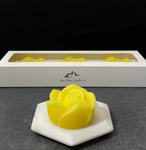 Load image into Gallery viewer, Rose Candle Set - Fresh Cut Pineapple
